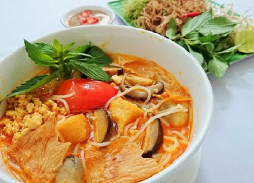 Một công ty tài trợ mua 6 lọ thuốc cho người ngộ độc bún riêu chay