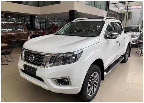 Nissan Navara giảm giá mạnh thanh lý xe tồn, dọn đường tung xe mới