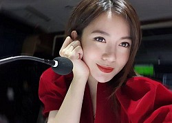 Nổi tiếng sau vài phút bình luận bóng đá, hotgirl lấy chồng doanh nhân có con gái xinh ngọt ngào