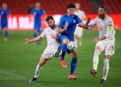 Thi đấu trên cơ hoàn toàn, Tây Ban Nha vẫn chia điểm với Hy Lạp ngay trận đầu vòng loại World Cup 2022