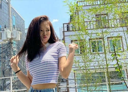 BlackPink có cả loạt chiêu lên đồ với crop top cực cao tay, từ sự kiện đến đời thường đều được khen nức nở