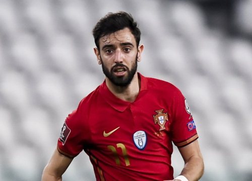 Bruno Fernandes không trả lời những câu hỏi của fan về... penalty