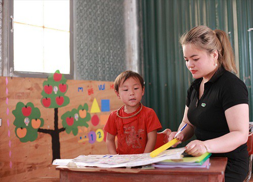 'Cắm bản' trên đỉnh Khâu Vai