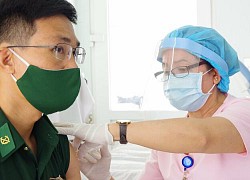 Gần 900 chiến sĩ biên phòng Tây Nam tiêm vaccine Covid-19