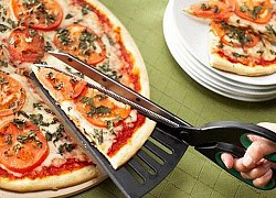 Màn cắt pizza gây hoang mang nhất hội ăn uống: Cắt thế này thì ăn đến bao giờ mới hết?