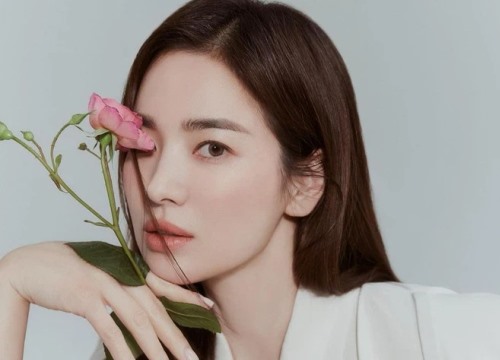 "Thâm cung bí sử" của Song Hye Kyo giờ mới bị bóc trần: Nhan sắc khác xa, quan hệ thân mật với tài tử này suốt 20 năm