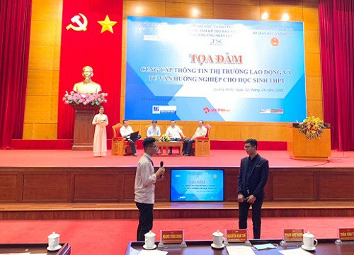 Tọa đàm tư vấn hướng nghiệp cho học sinh lớp 12