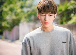 Tròn 1 năm kể từ trò đùa "đi vào lòng đất" của Kim Jaejoong