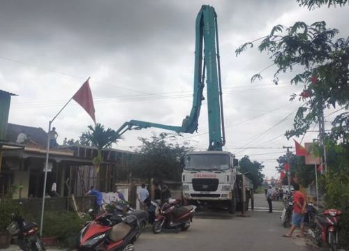 Hà Tĩnh: Gãy cần bơm bê tông khi đổ trần, 2 công nhân thương vong