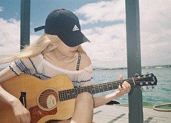 Rosé, cây đàn guitar và rất nhiều câu chuyện đằng sau món nhạc cụ này