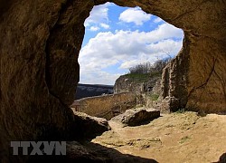 Pháo đài cổ độc đáo trong hang đá Chufut-Kale trên bán đảo Crimea