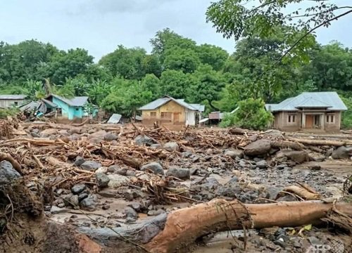 76 người chết vì lũ lớn ở Indonesia và Đông Timor