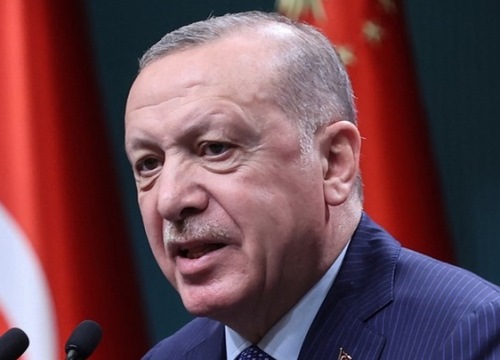 Erdogan cáo buộc 104 đô đốc khơi gợi đảo chính