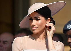 Harry khiến nhân viên cung điện khiếp sợ, tham vọng lớn nhất của Meghan được tiết lộ, gia nhập hoàng gia Anh chỉ là một "nước cờ"