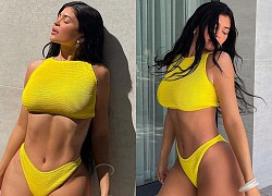 Kylie Jenner gợi cảm với bikini vàng rực