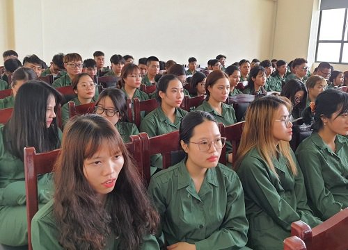 Trường ĐH Công đoàn khai giảng giáo dục quốc phòng và an ninh