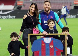 Vợ con đến sân mừng Messi phá kỷ lục