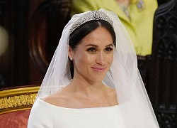 Chuyên gia tiết lộ chuyện xoay quanh drama chiếc vương miện bị Nữ hoàng cấm dùng của Meghan, Harry cũng bị nhắc nhở răn đe