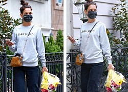 Katie Holmes một mình đi mua hoa sau gần 1 tháng không hẹn hò với bạn trai