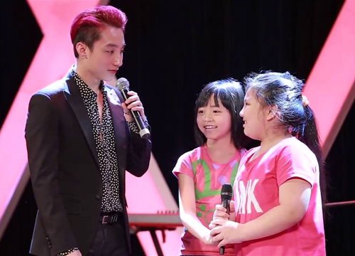 Khoảnh khắc đáng yêu: Sơn Tùng M-TP song ca cùng 2 fan nhí nhưng xuất hiện "cú twist" khiến chính chủ cũng phải "đứng hình"