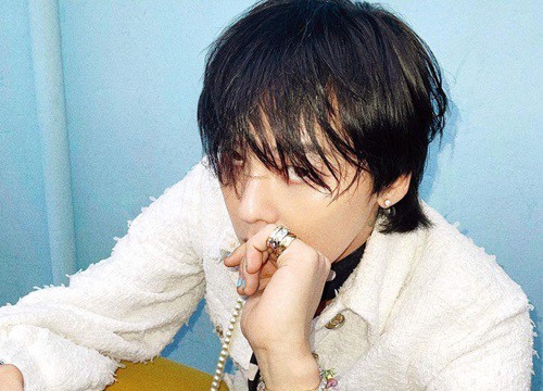 Xứng danh "Ông hoàng K-Pop", G-Dragon lên bìa tạp chí với 8 phiên bản và phủ kín 58 trang