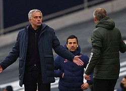 Chạm cột mốc tệ hại, HLV Mourinho đòi đuổi thẳng cổ Pogba