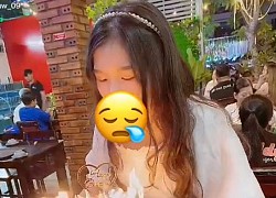 Clip: Cô gái đang thổi bánh kem thì lửa bén vào tóc rồi bùng cháy, sinh nhật năm nay có mùi... hơi khét