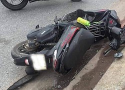 Clip: Nam thanh niên chạy xe máy tốc độ cao tông trúng 2 mẹ con đi bộ rồi trượt văng ngang đường