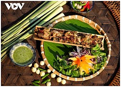 Đặc sản heo lai hấp, nướng ống tre