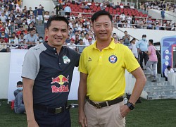 Đáp lại khi bị chê, Kiatisuk... khen Huỳnh Đức trên báo Thái Lan