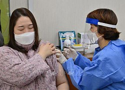 Hàn Quốc quyết định tiếp tục tiêm vaccine của AstraZeneca