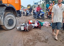Mẹ bị xe ben cán nát chân, con gái gào khóc thảm thiết