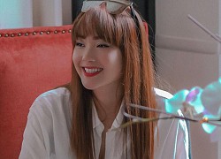 Minh Hằng đã sửa cách diện áo sơ mi trắng thế nào để có được bộ đồ xịn đẹp?