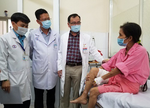 Người phụ nữ được cắt bỏ khối u 19kg: 'Con tôi không bị bạn chê cười nữa'
