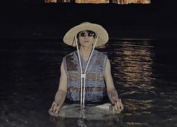 Sau 2 tháng im lìm, nửa đêm Sơn Tùng bất ngờ&#8230; &#8220;ngoi lên&#8221; giữa hồ bơi, nhưng dân tình chỉ tò mò danh tính người chụp