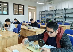Thầy giáo Mai Văn Túc: "Đào tạo nhân tài từ niềm yêu thích học tập"