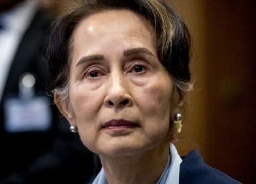 Bà Suu Kyi bị cáo buộc thêm tội danh