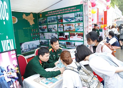 Có mức điểm chuẩn ngất ngưởng, đây là những ngành học chỉ dành cho "con nhà người ta"