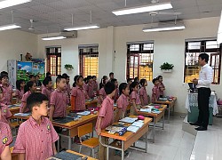 Thầy giáo Huy làm loa tự động giúp tuyên truyền trong trường học