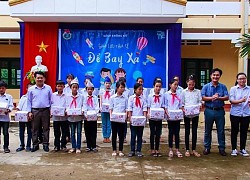 Hành trình "gieo" sách đến học sinh nghèo