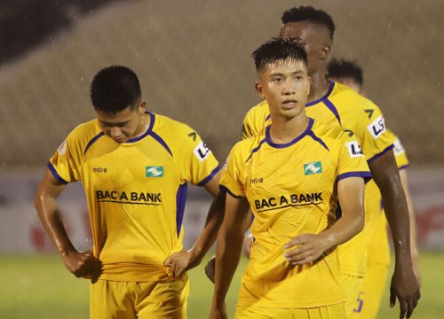 Phan Văn Đức và đồng đội sẽ đá V-League trên sân Hà Tĩnh