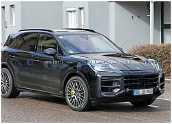 Porsche Cayenne 2022 một lần nữa lộ diện, cụm đèn pha và cần số gây chú ý