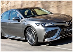 Toyota Camry 2021 ra mắt tại Australia, giá từ 23.921 USD