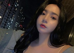 Bị gió thổi tụt áo giữa chợ hoa, cô nàng hot girl bất ngờ nổi rần rần trên mạng, info trở thành từ khóa tìm kiếm hot