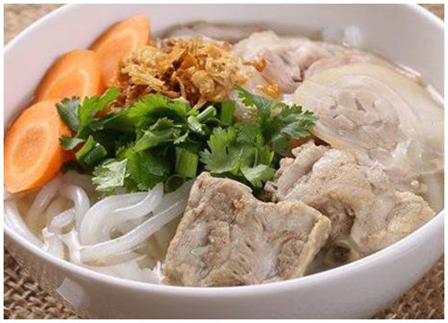 Cách nấu bánh canh sườn heo cho bữa sáng cuối tuần