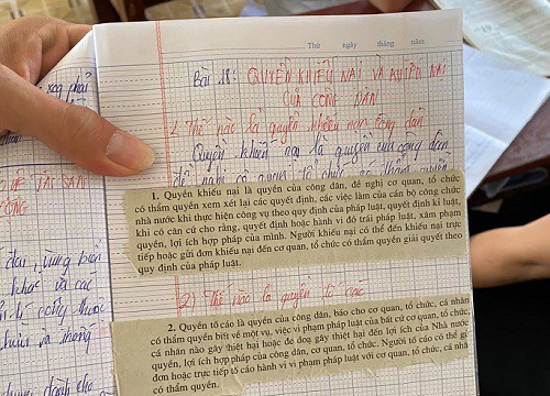 Học sinh hí hửng khoe có cách chép bài mới, thầy giáo choáng váng đến nỗi phải thốt lên: "Chưa bao giờ thấy trường hợp này"