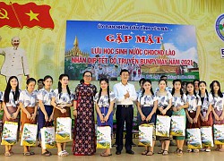 Lưu học sinh Lào tại Yên Bái vui Tết cổ truyền Bunpimay