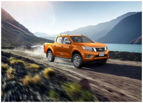 Nissan Navara 'ra chiêu' gì khi tụt hậu với đối thủ trực tiếp Ford Ranger?