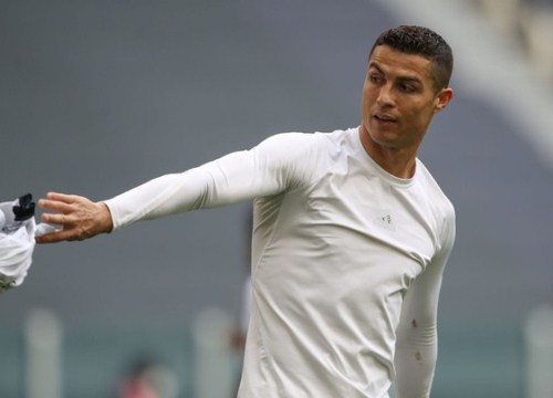 Viettel 'phả hơi nóng' vào HAGL; Đời tư của Ronaldo được hé lộ