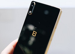 Cận cảnh Bphone B60: Smartphone bị BKAV &#8220;khai tử&#8221; tại Việt Nam để xuất sang châu Âu phục vụ các yếu nhân